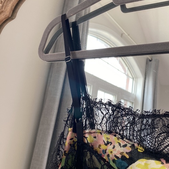 Diane Von Furstenberg Parisse Blouse - Size Small - Picture 4 of 8